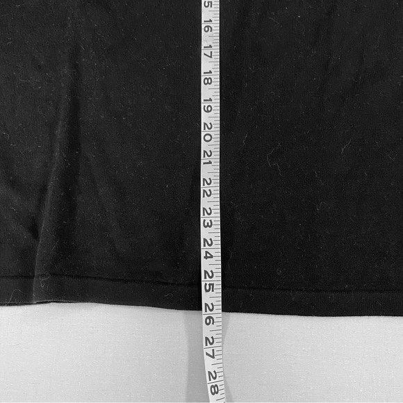 Beautiful Pearl trimmed Bob Mackie Women’s cocktail top - Picture 5 of 8